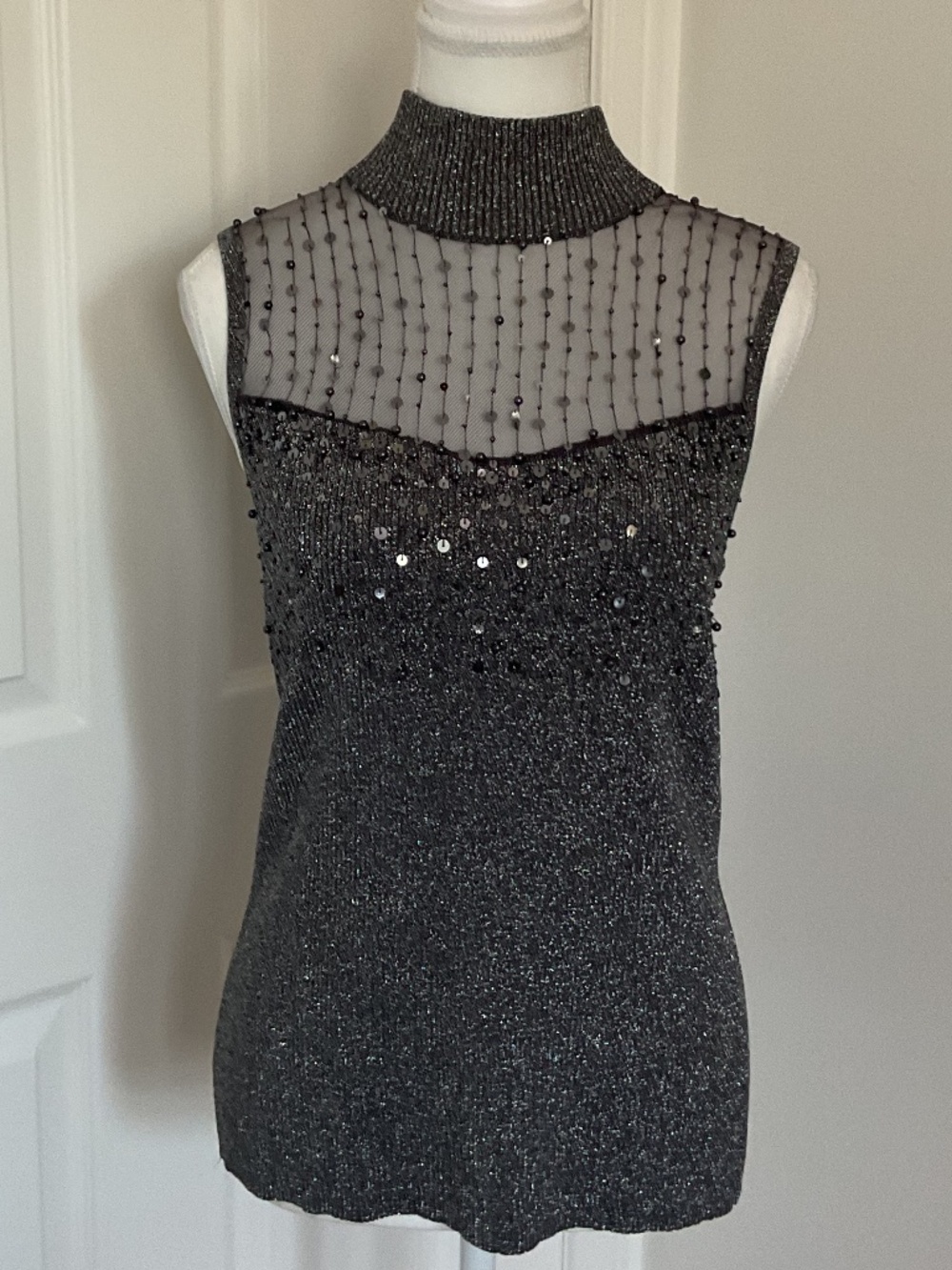 🤩 CABLE & GAUGE Grey & Silver, Bead & Sequin Top - size M
